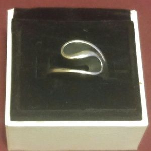 James Avery Wave Pass Ring